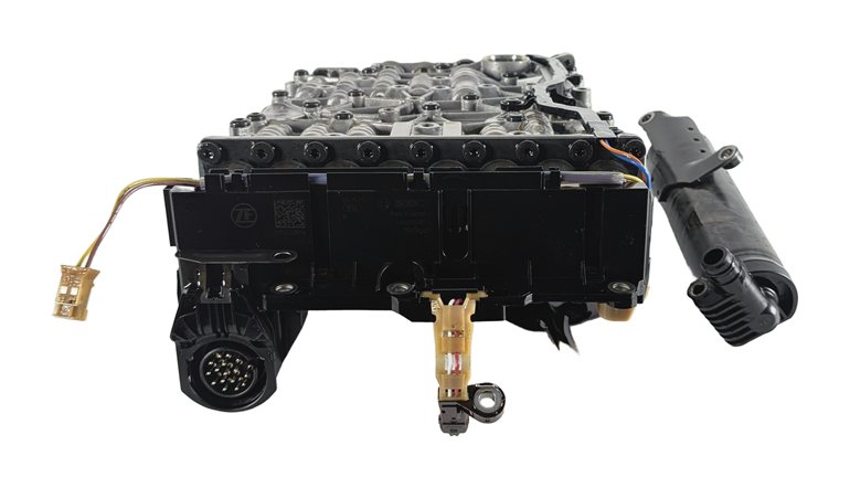 Thumbnail 6: 14-18 BMW 328i (F30) DIESEL 8HP-45 AT AUTO TRANSMISSION VALVE BODY w/ OIL PUMP
