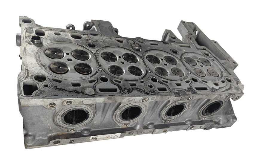 Thumbnail 2: 2014-2018 BMW 328i X3 (F25 F30) 2.0L N47T TURBO DIESEL ENGINE CYLINDER HEAD