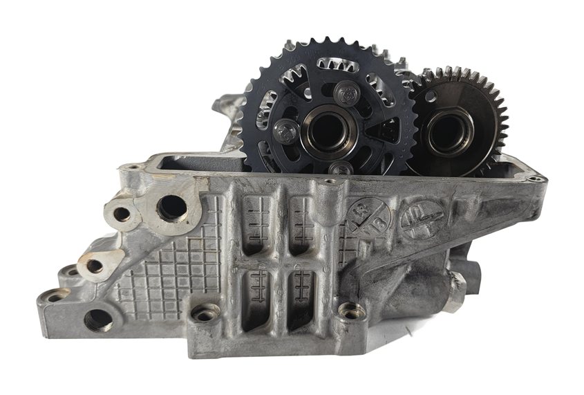Thumbnail 4: 2014-2018 BMW 328i X3 (F25 F30) 2.0L N47T TURBO DIESEL ENGINE CYLINDER HEAD