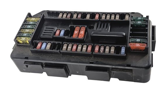 Thumbnail 5: 2014 BMW 328XID SEDAN (F30) 2.0L FRONT POWER DISTRIBUTION FUSE BOX RELAY CARRIER