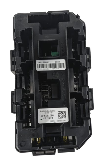Thumbnail 7: 2014 BMW 328XID SEDAN (F30) 2.0L FRONT POWER DISTRIBUTION FUSE BOX RELAY CARRIER