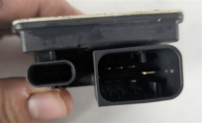Thumbnail 8: 2014 BMW 328XID SEDAN (F30) 2.0L (N47) DIESEL ENGINE GLOW PLUG CONTROL MODULE