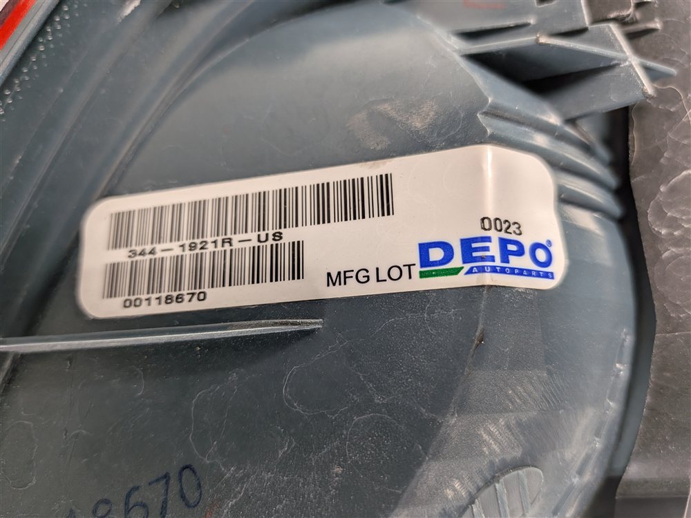 Thumbnail 9: 2014 BMW 328D (F30) REAR RIGHT QUARTER PANEL TAIL LIGHT LAMP AFTERMARKET DEPO