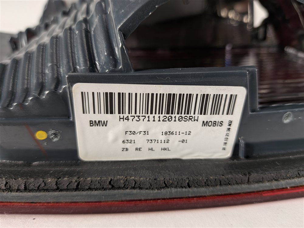 Thumbnail 9: 12-15 BMW 320i 328i 335i M3 (F30) SEDAN RIGHT TRUNK INNER TAILLIGHT LIGHT LAMP