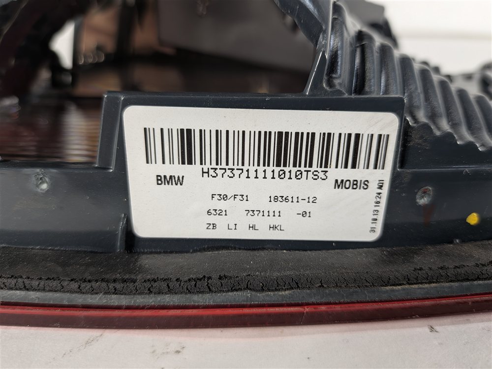 Thumbnail 9: 12-15 BMW 320i 328i 335i M3 (F30) SEDAN LEFT TRUNK INNER TAILLIGHT LIGHT LAMP