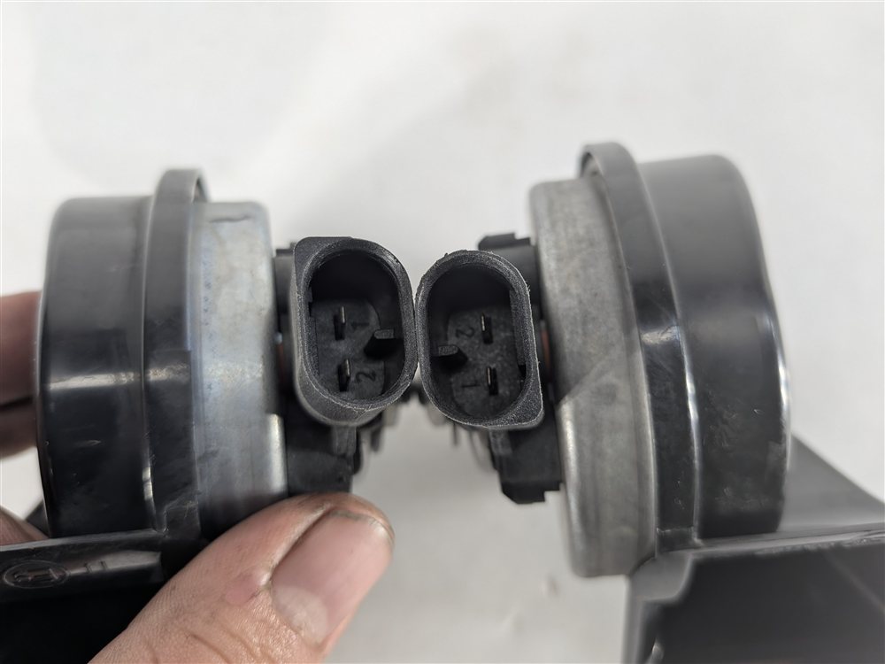 Thumbnail 8: 2011-2016 BMW 528i 535i 535iGT 550i 550iGT M5 (F10 F07) HIGH & LOW TONE HORN SET