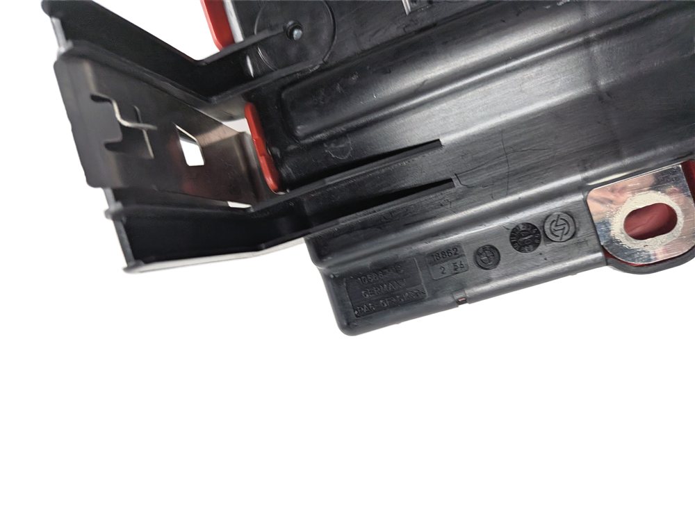 Thumbnail 7: 2011 BMW 335I (E90) 3.0L REAR POSITIVE BATTERY TERMINAL POWER DISTRIBUTION BLOCK