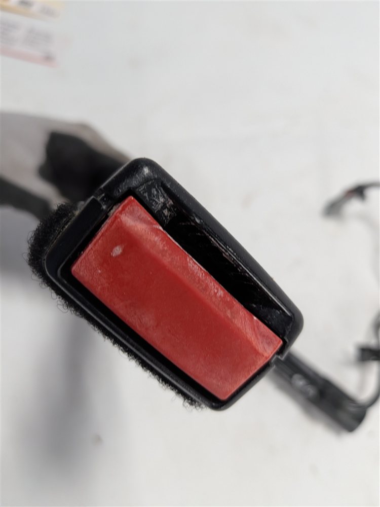Thumbnail 7: 06-08 BMW 1 3 SERIES M3 (E82 E90) FRONT LEFT SEAT BELT BUCKLE RECEIVER (Black)